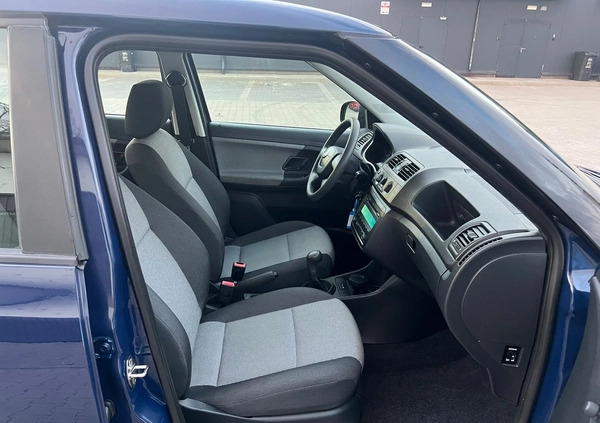 Skoda Fabia cena 16999 przebieg: 129900, rok produkcji 2010 z Wałbrzych małe 562